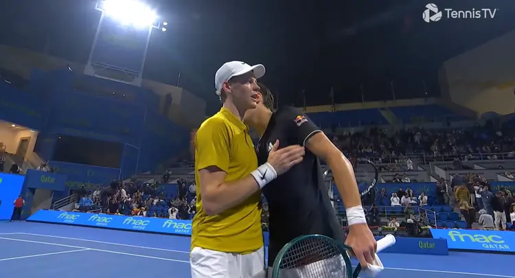 Siner na kolenima! (VIDEO)